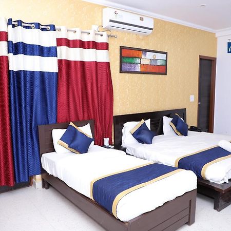 Hotel The Abodes House Greater Noida Esterno foto