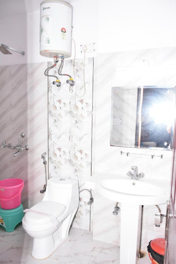 Hotel The Abodes House Greater Noida Esterno foto
