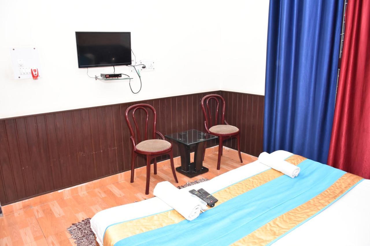 Hotel The Abodes House Greater Noida Esterno foto
