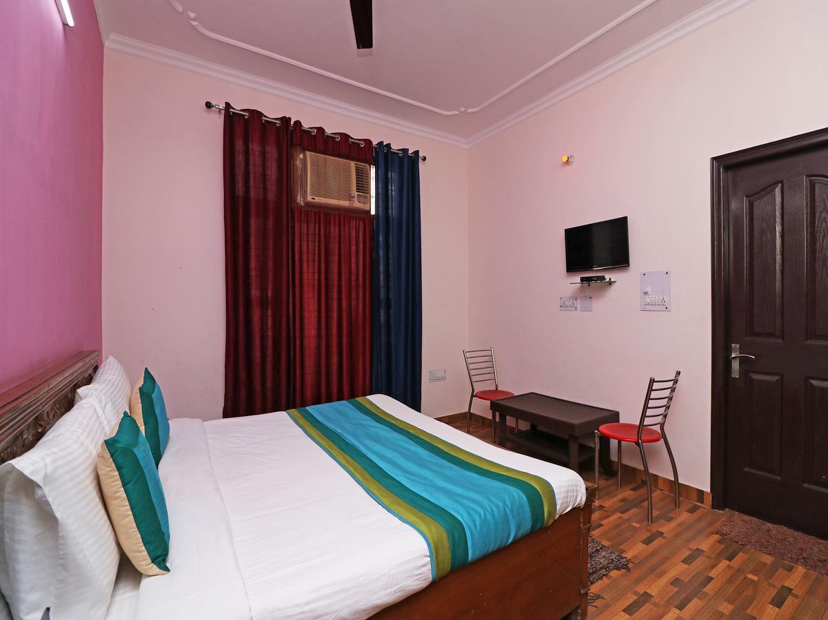 Hotel The Abodes House Greater Noida Esterno foto