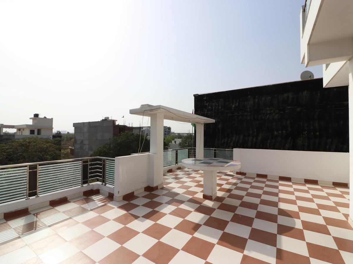 Hotel The Abodes House Greater Noida Esterno foto